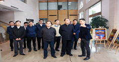 【公司要闻】成都市政协主席李仲彬一行莅临华体照明考察调研