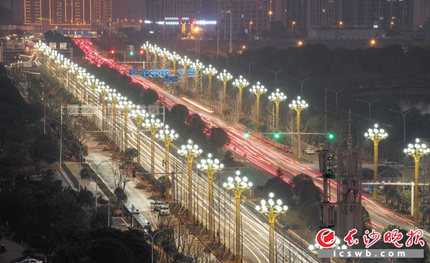 长沙首条智慧路灯示范段，有“颜值”，更有“才华”