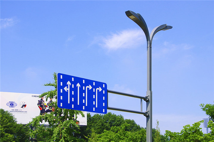 与交通指示牌合杆2